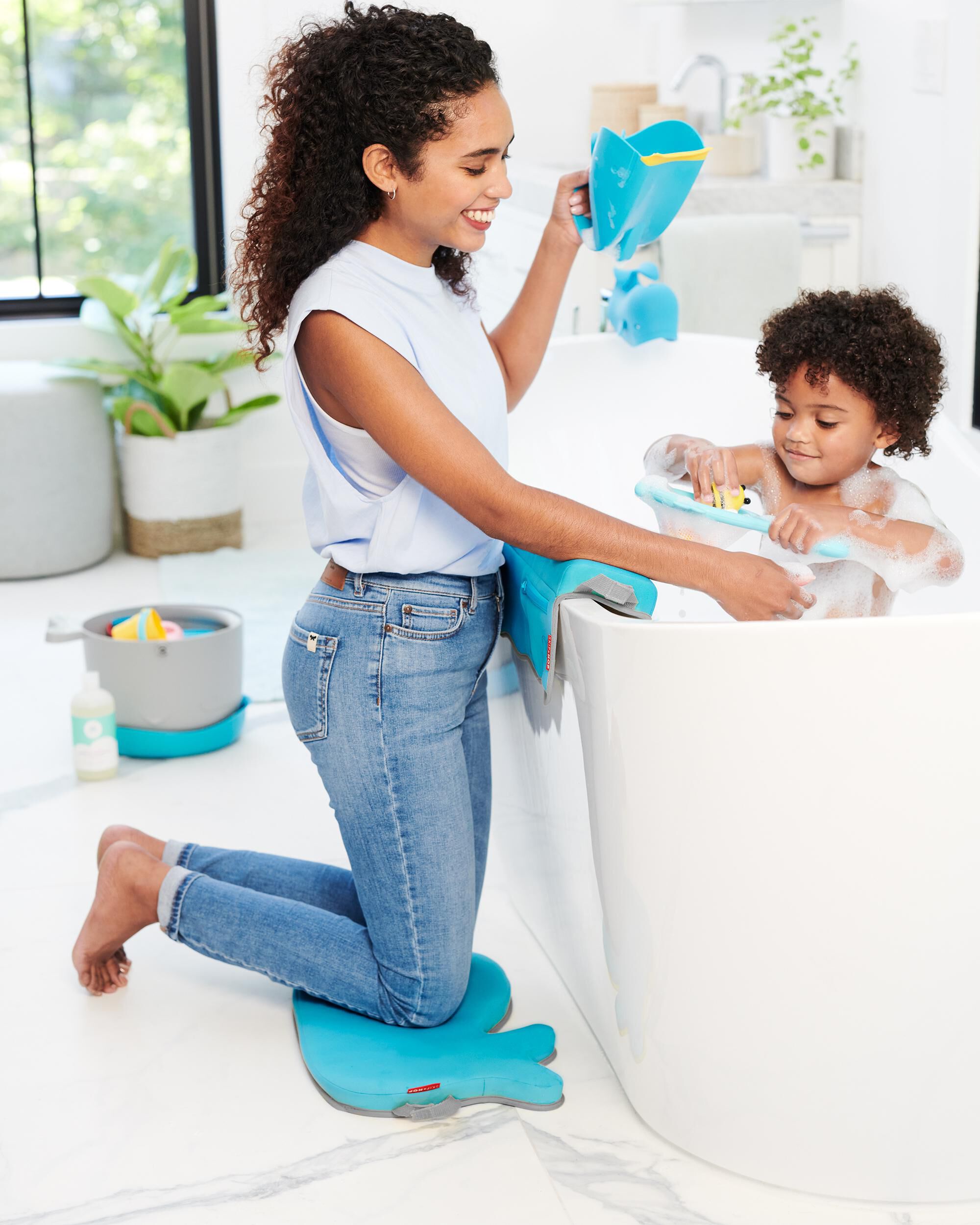 Blue Moby Bath Kneeler skiphop
