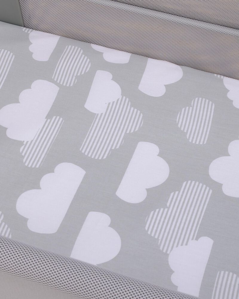 Skip Hop Cozy-Up 2-in-1 Bedside Sleeper Grey & White Clouds 100% Cotton Fitted Bassinet Sheet, image 4 of 4 slides