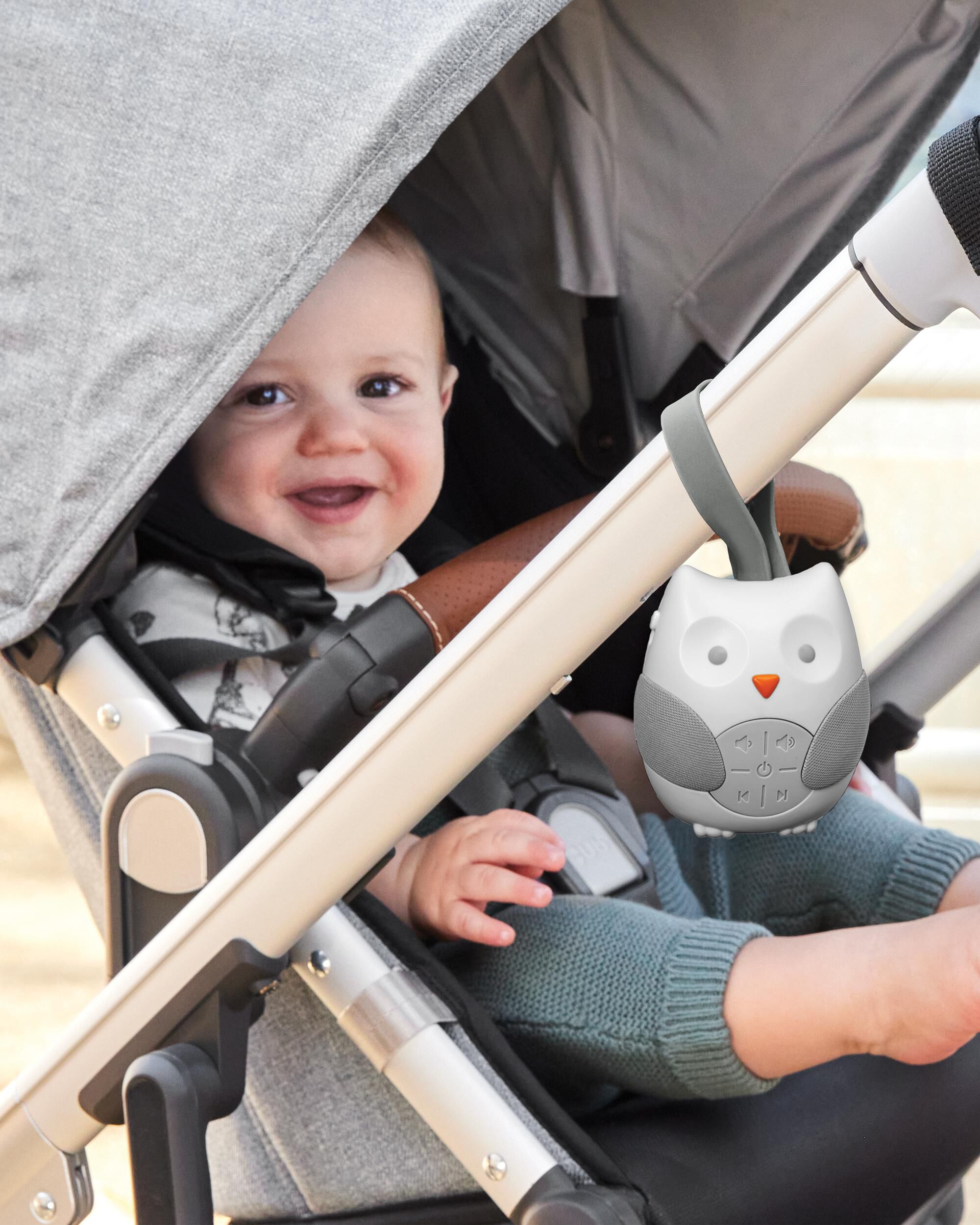 Stroll & Go Portable Baby Soother, image 7 of 8 slides