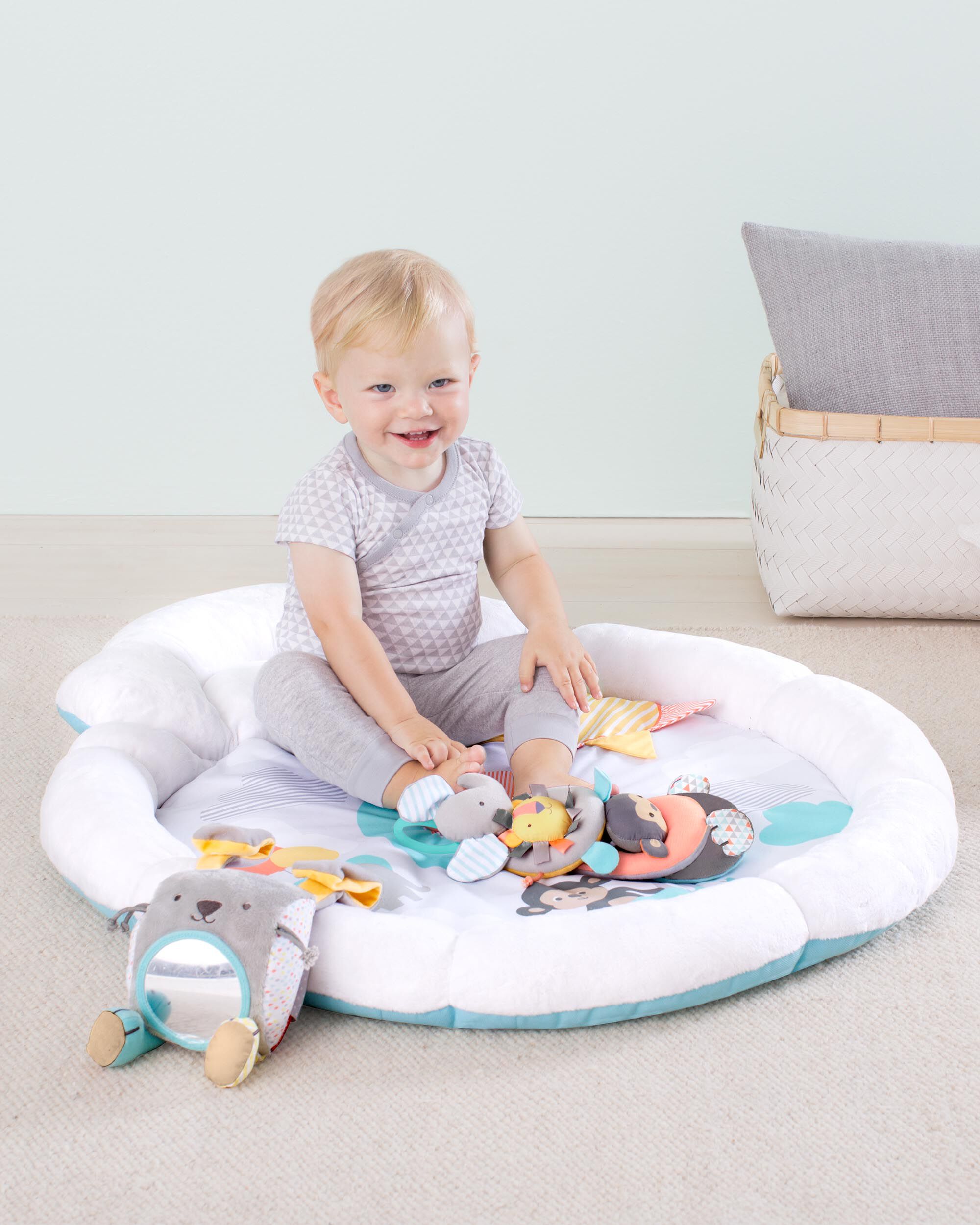 skip hop up for adventure activity gym
