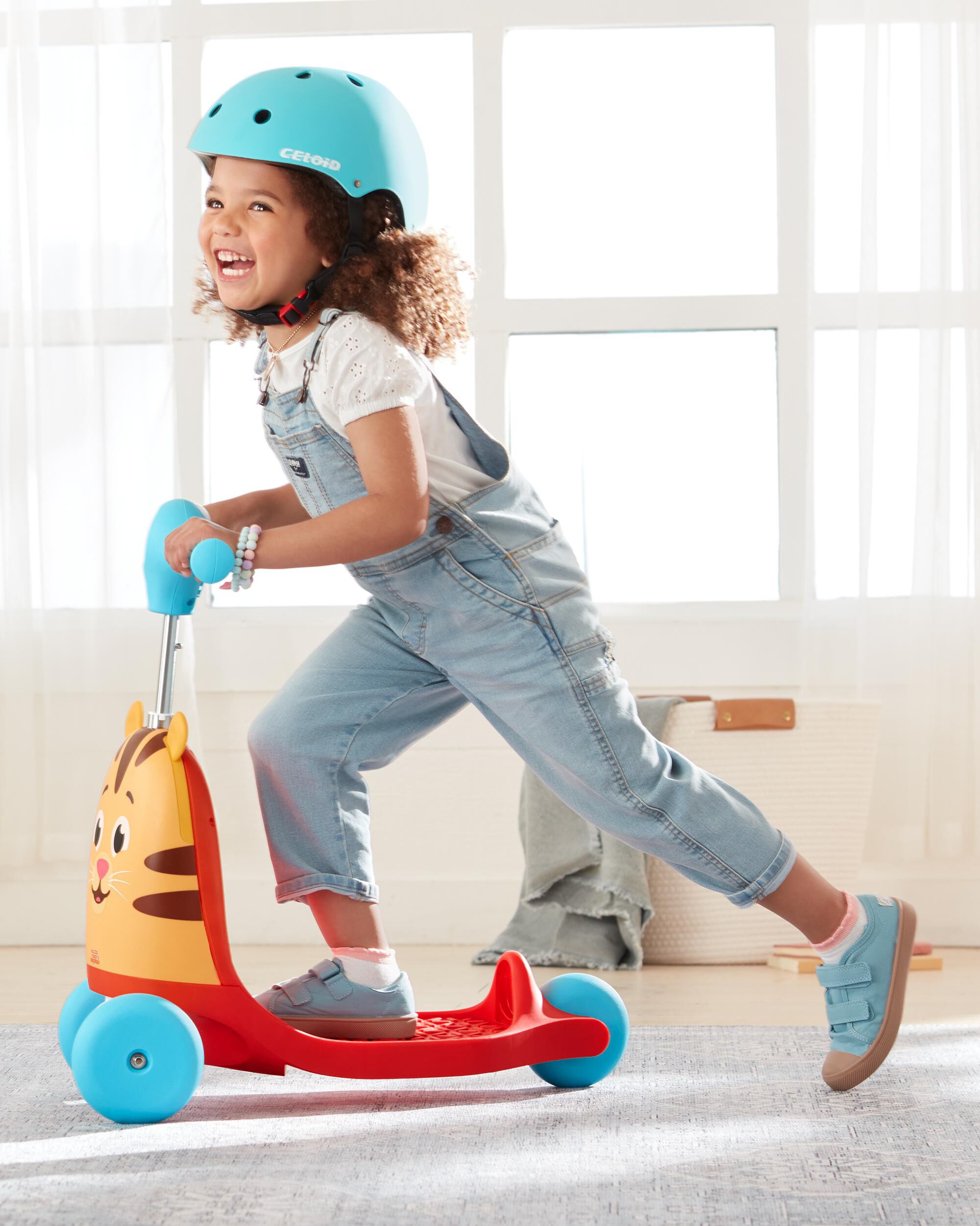 Daniel Tiger 3-in-1 Ride-On Toy, image 7 of 11 slides