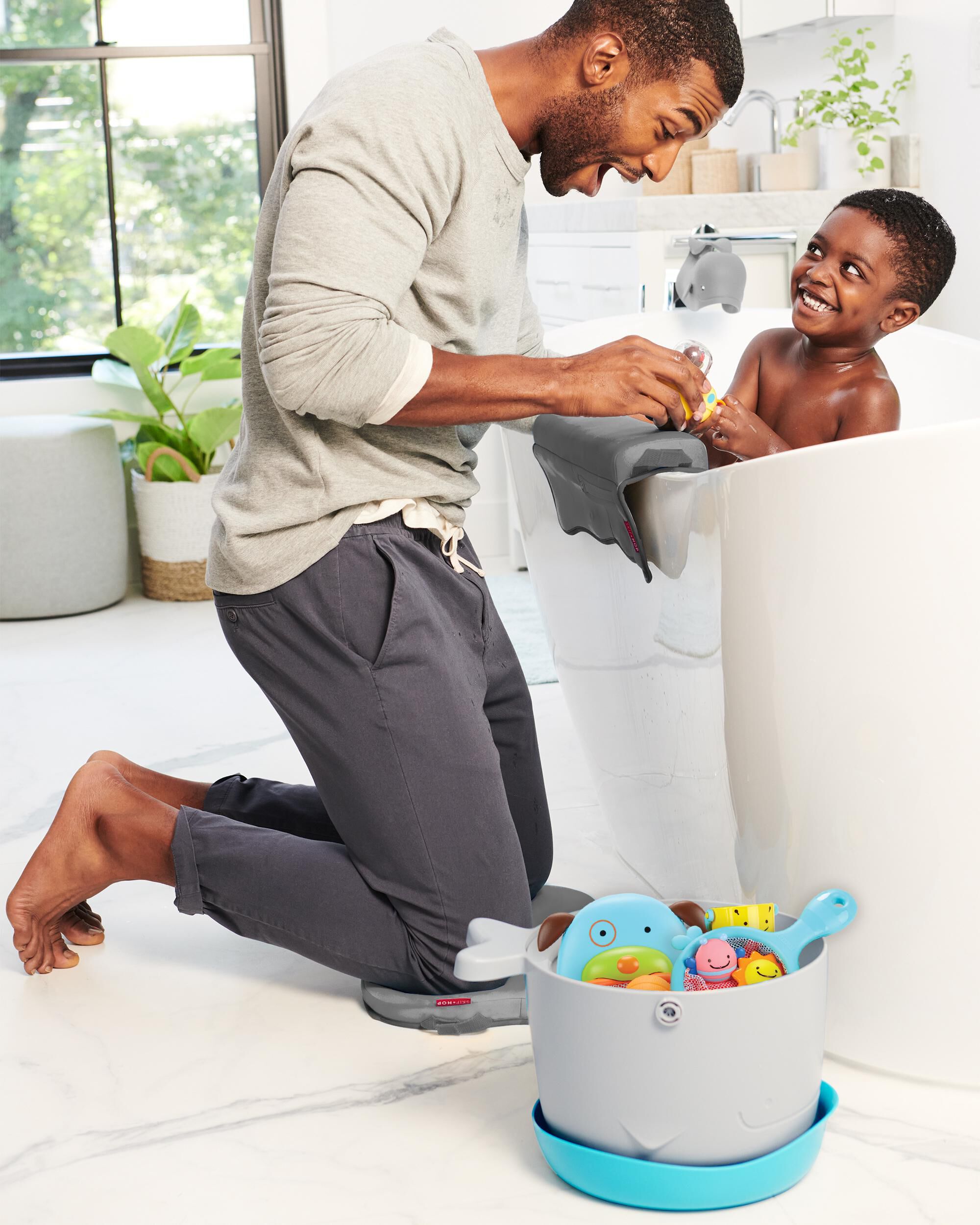 MOBY Fun-Filled Bath Toy Bucket Gift Set, image 6 of 12 slides