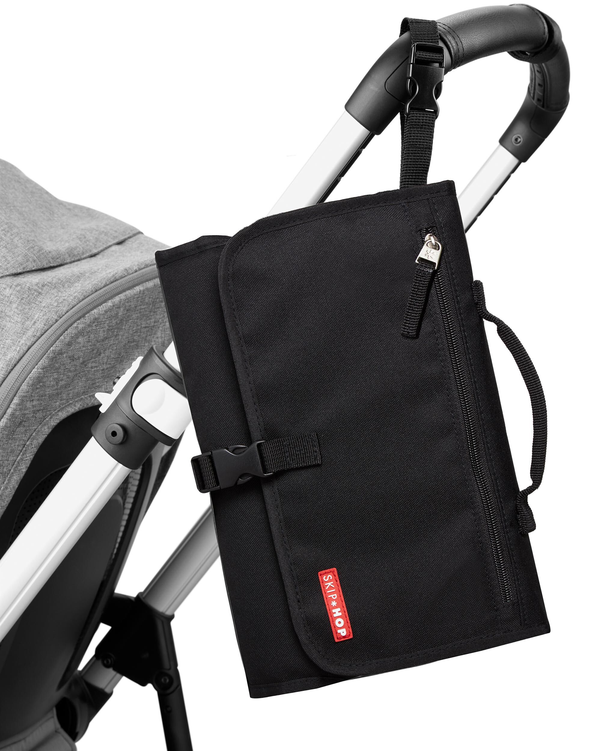Black Pronto Signature Changing Station skiphop