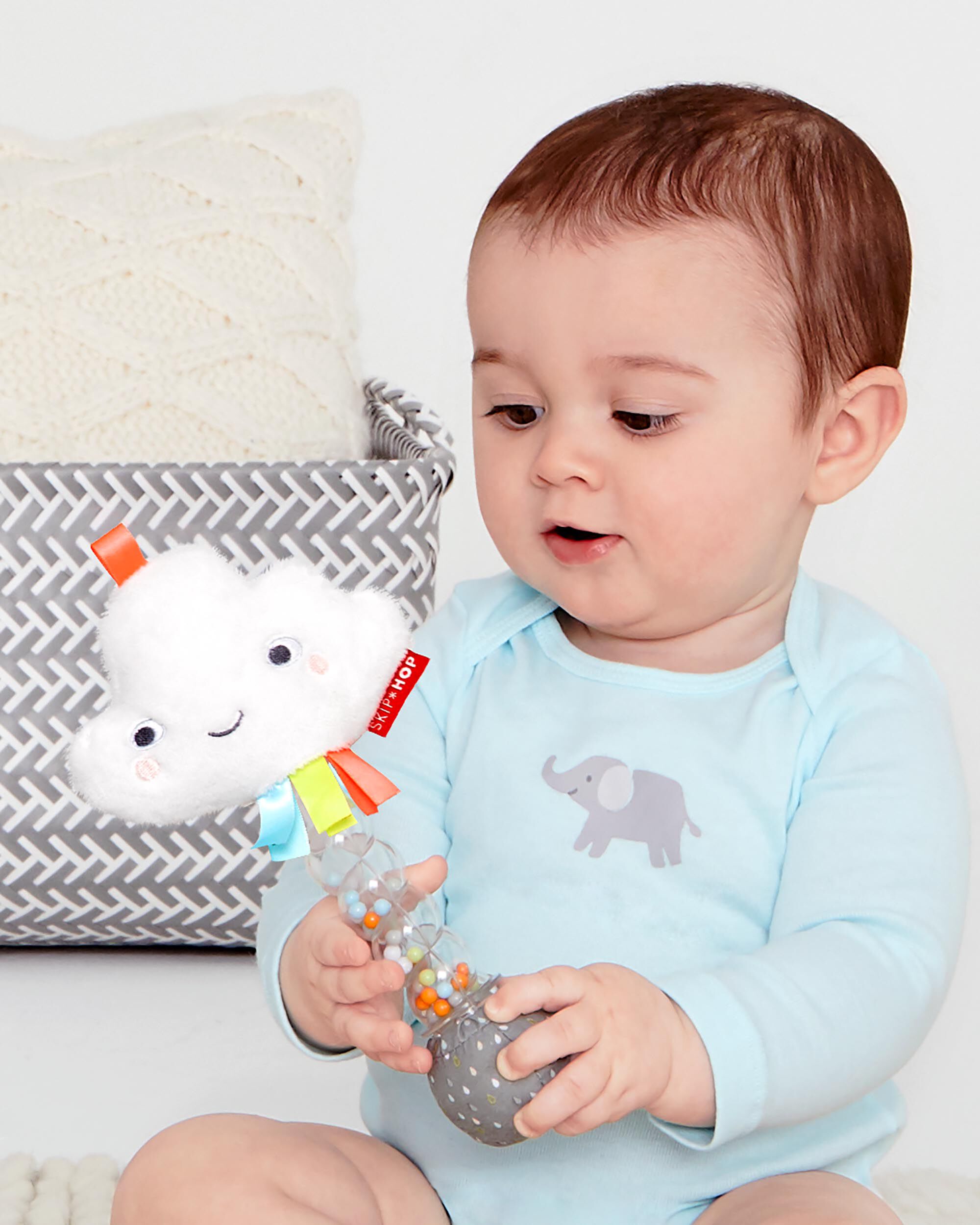 Skip hop silver lining hot sale cloud stroller bar toy