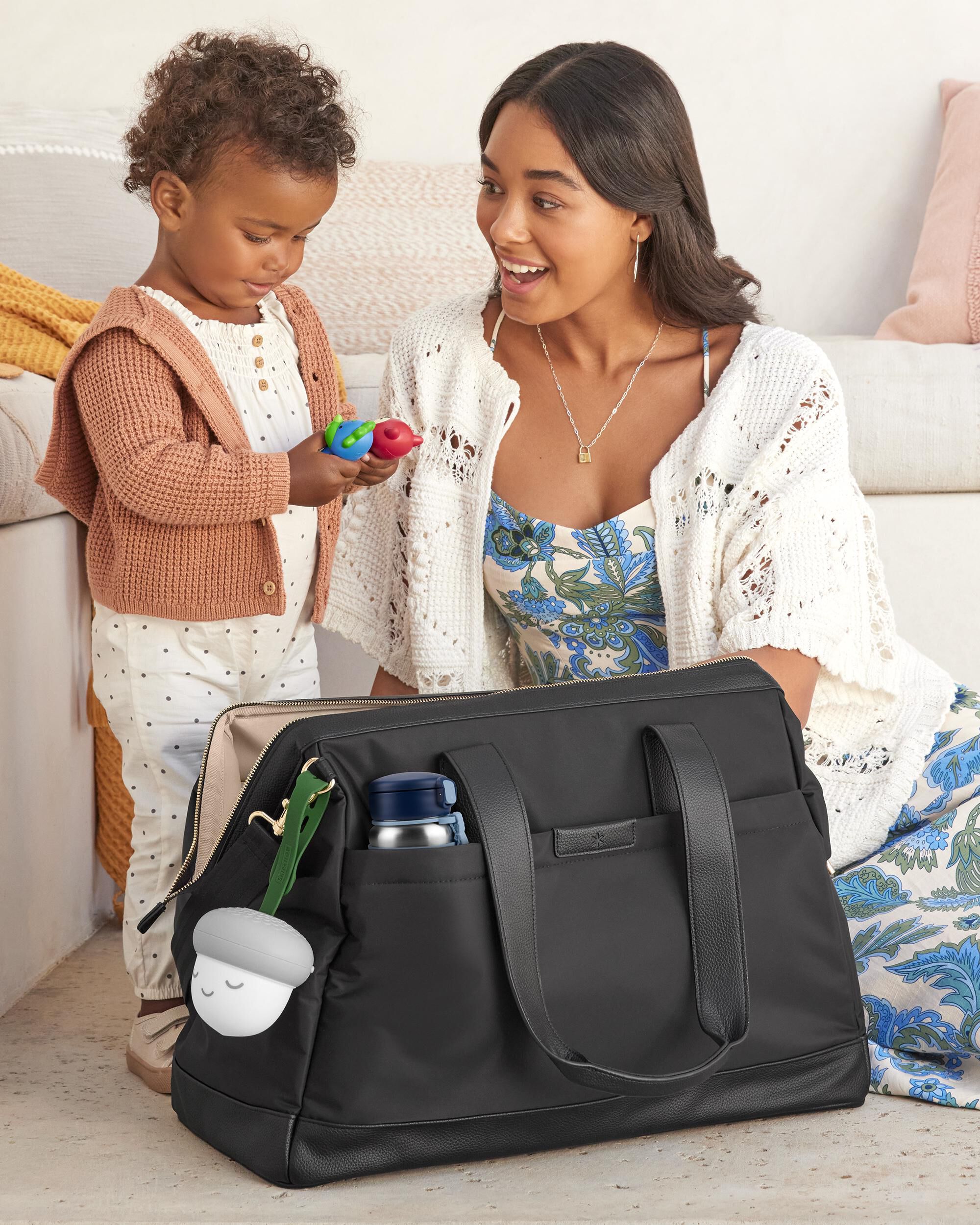 Skip hop weekender travel diaper bag sales