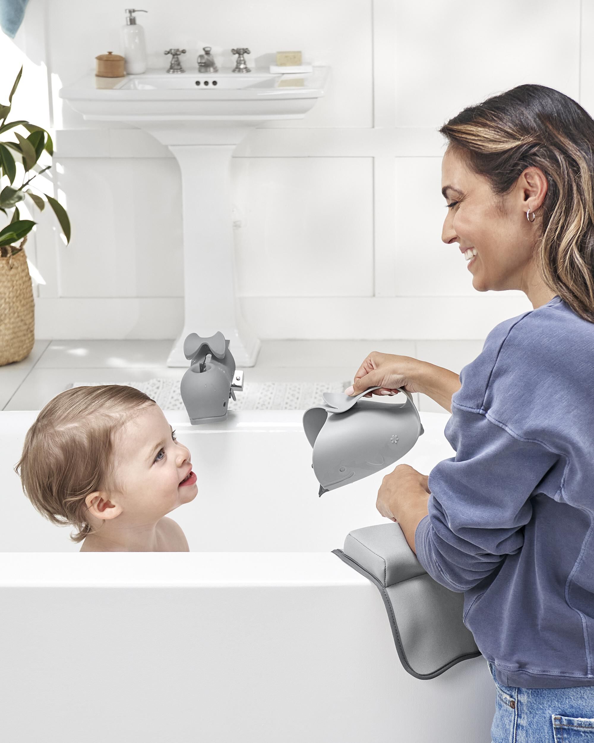 Moby Waterfall Bath Rinser - Grey, image 13 of 14 slides