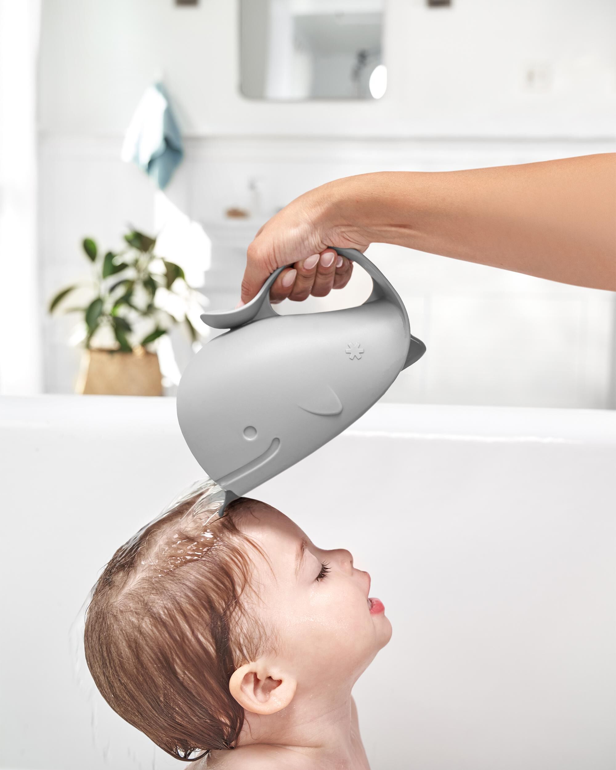 Grey Moby Waterfall Bath Rinser Grey skiphop