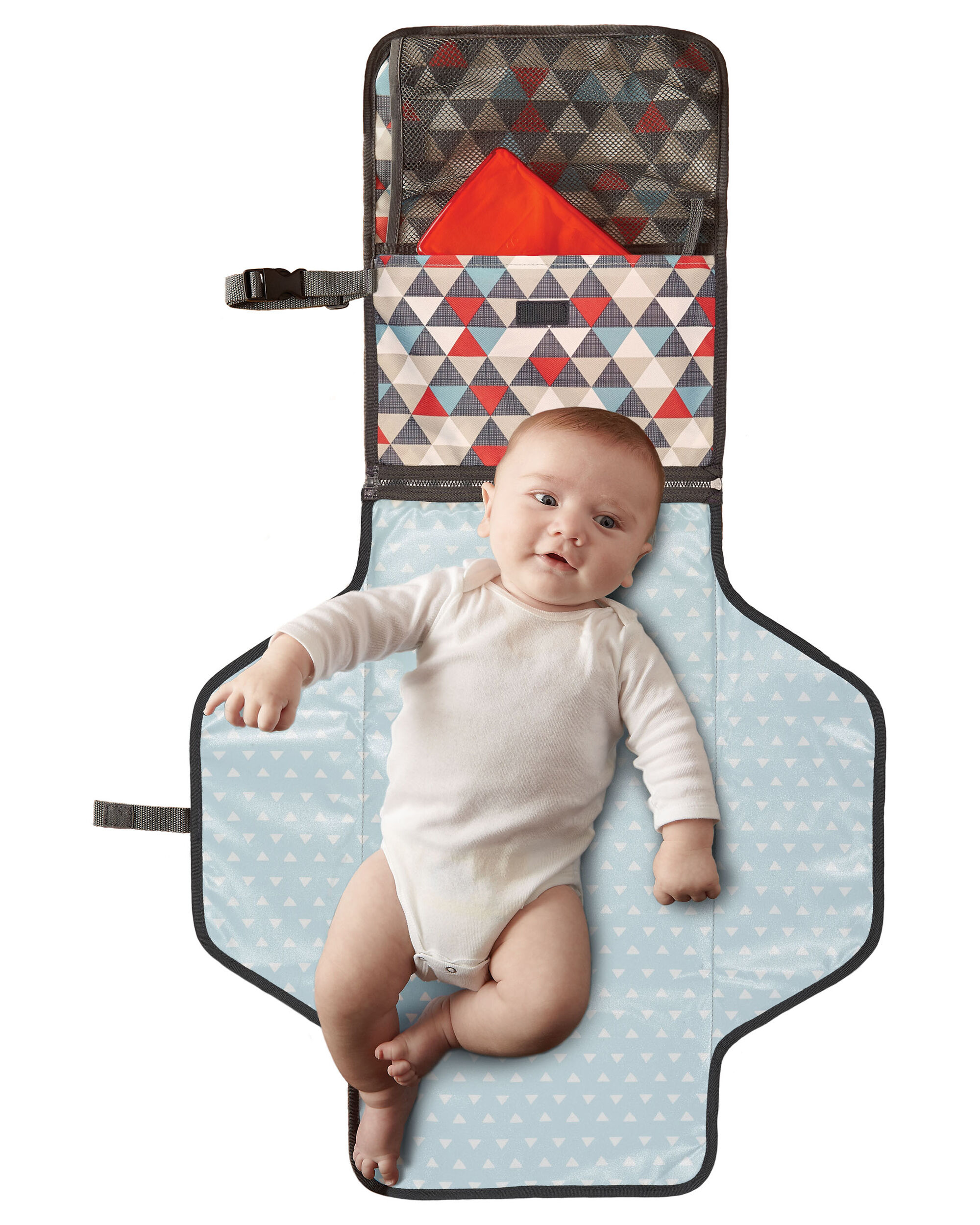 skip hop pronto baby changing station & diaper clutch