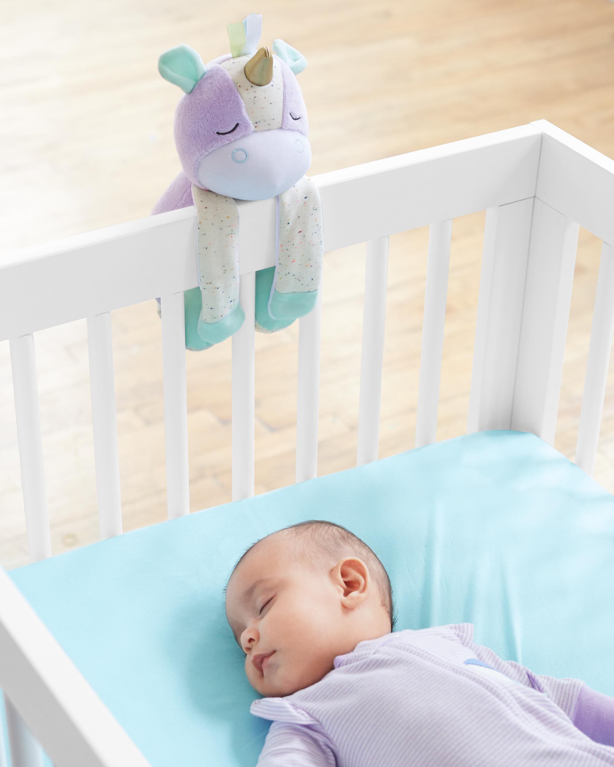 Skip Hop Cry-Activated Baby Soother & Plush Sound Machine Unicorn Attaches to Crib 
