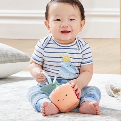 playing with GARDEN OASIS stroller toy